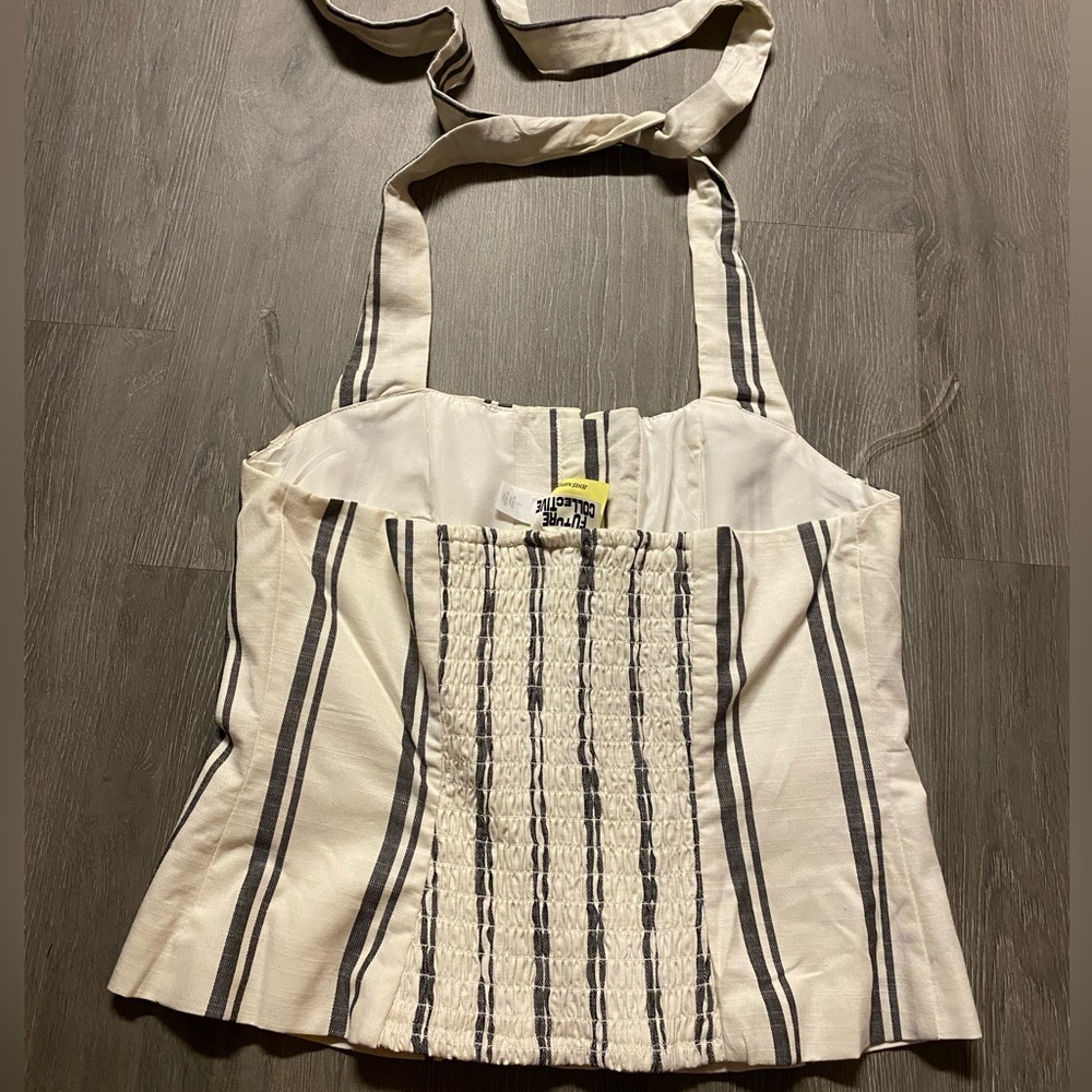 Halter neck top - Picture 2 of 2